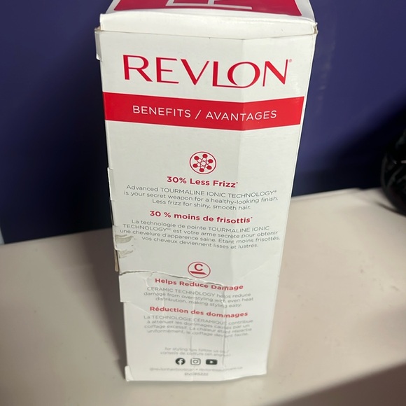 Revlon ‎One-Step Volumizer and Ionic Hair Dryer with Advanced Ionic Technology - Picture 3 of 5